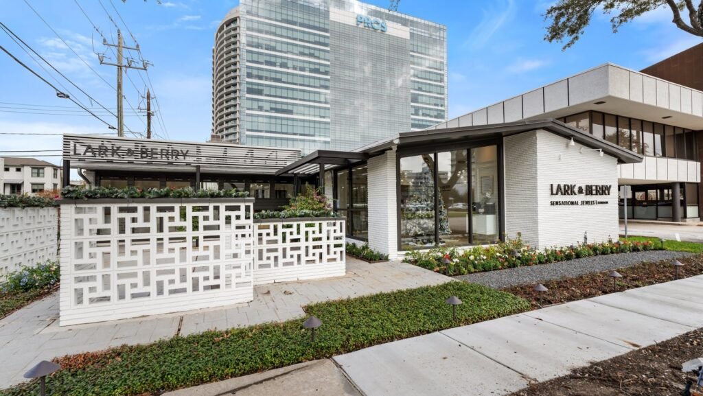 Company image lark & berry jewelry store