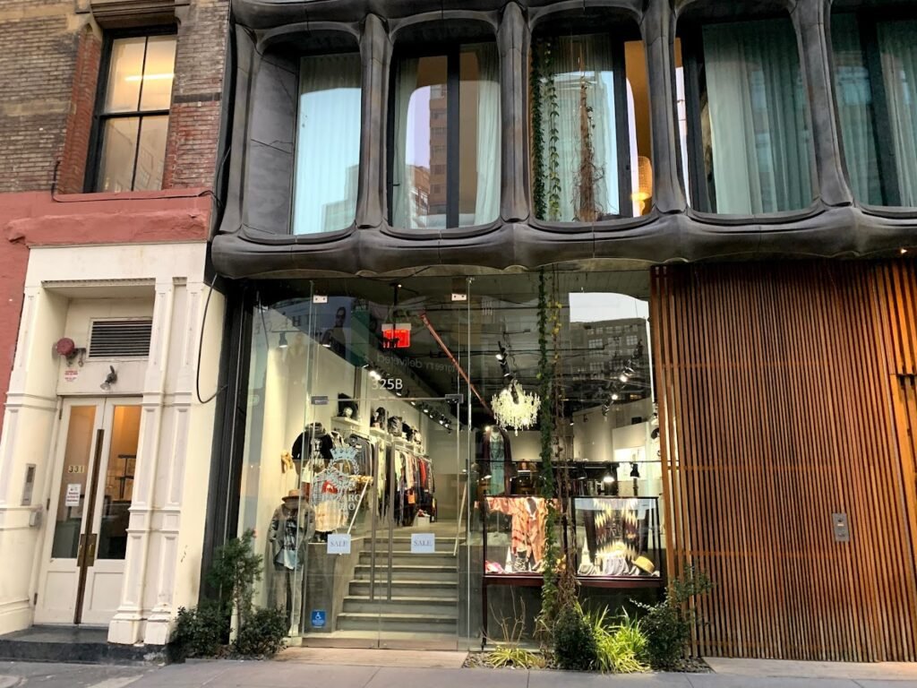 Company image lazaro soho jewelry store