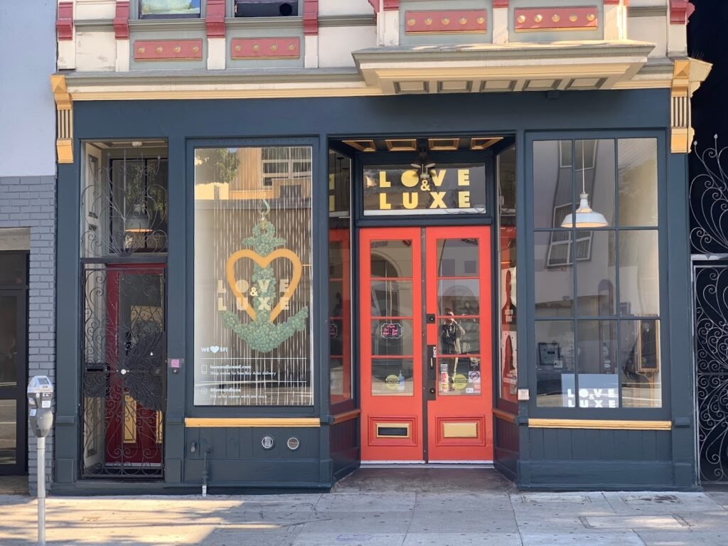 Company image love & luxe jewelry store